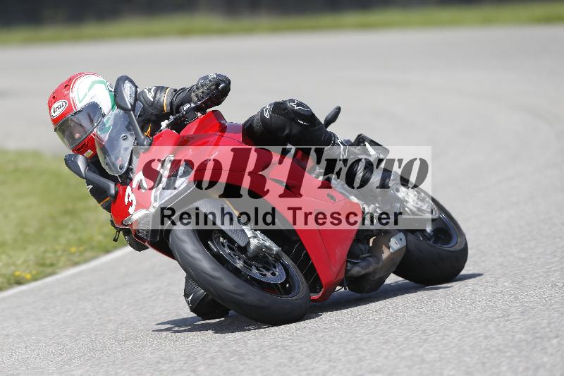 /27 12.06.2025 Ducati Schweiz Trackday Warmup  ADR/gelb-jeaune/31